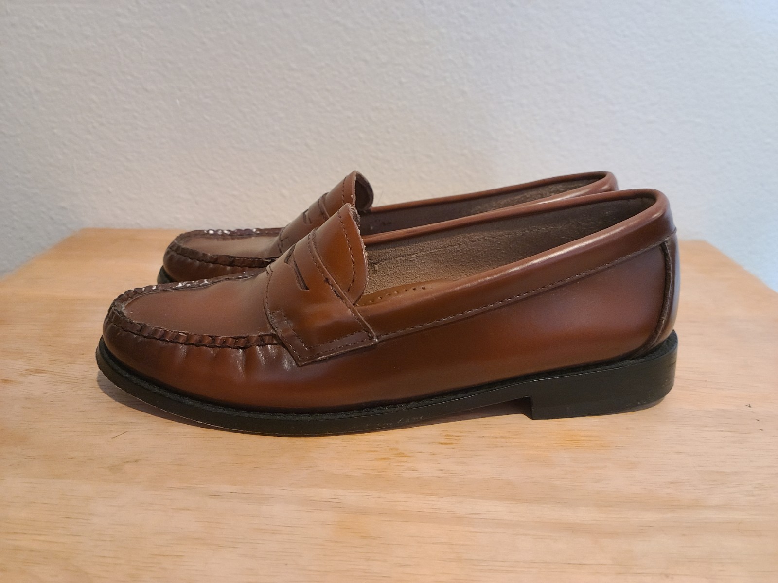 G.H. Bass & Co Women’s Weejuns Penny Loafers Brown Leather, Size 6M
