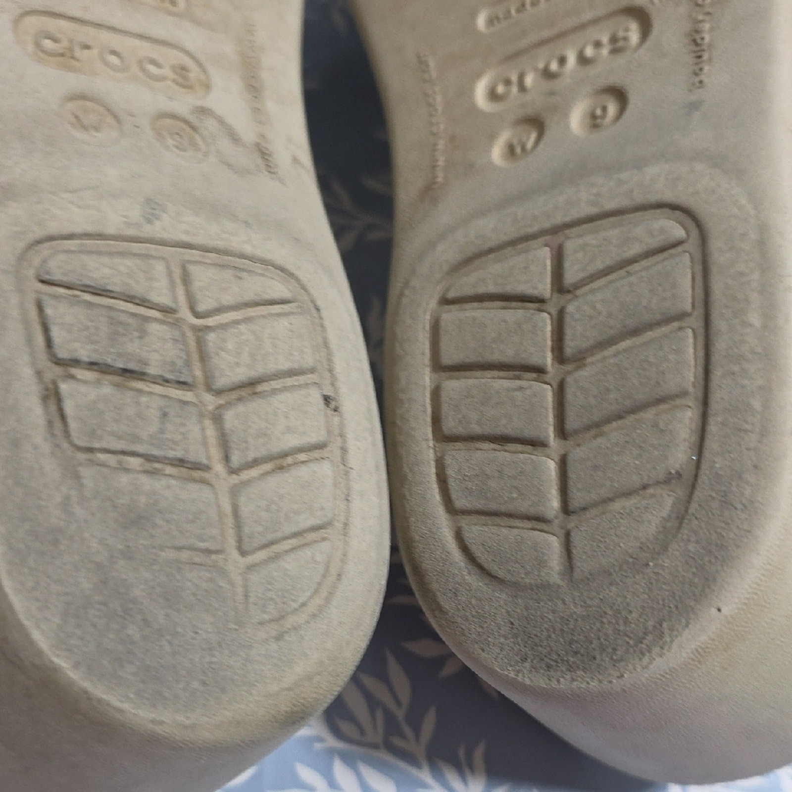 CROCS Womens Sz 9 Rhonda Beige Strappy Wedge Slide Sandals