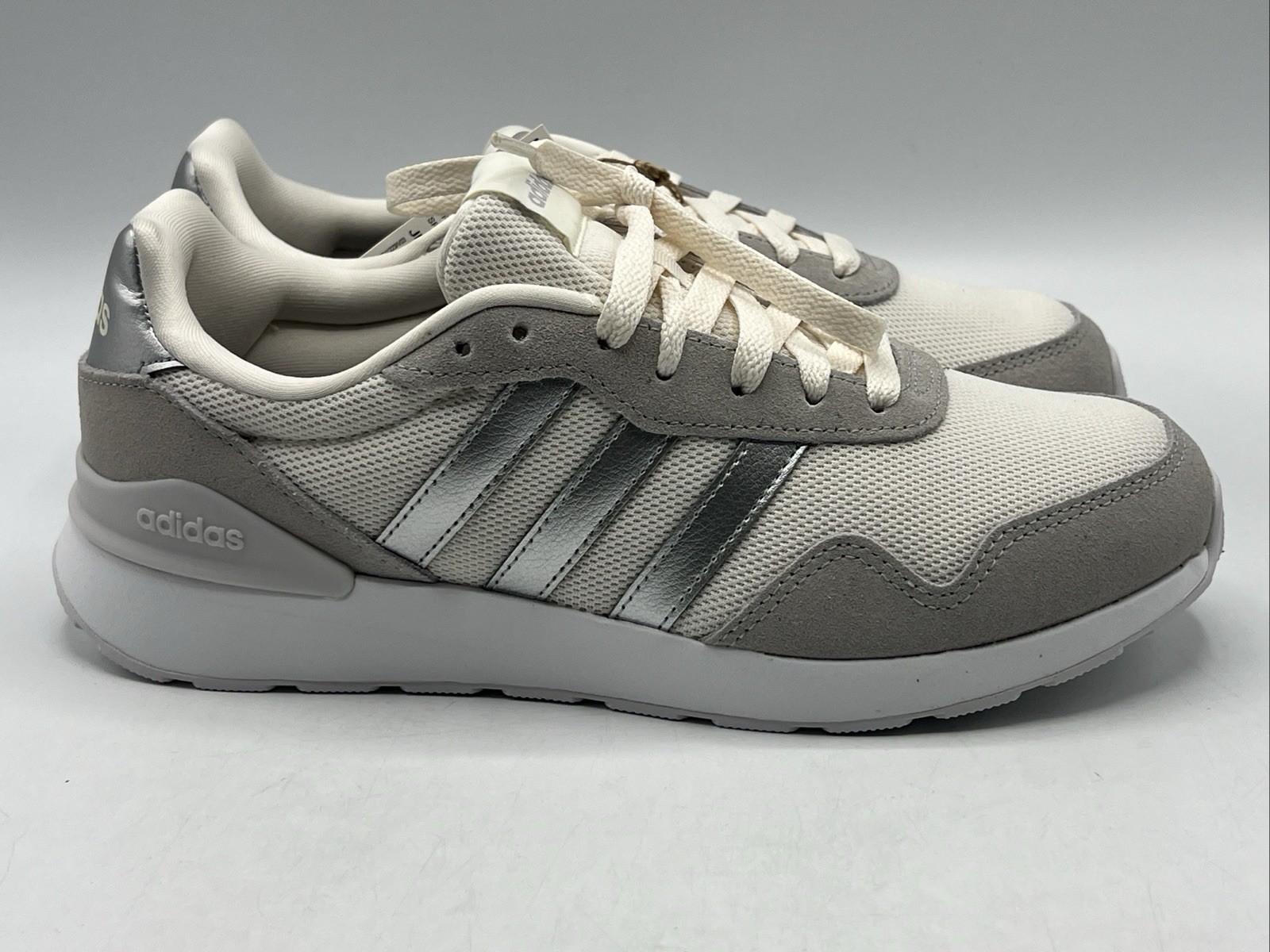 Adidas Run 60s Women’s Size 10 Cream Silver Athletic Sneakers JR6628 New