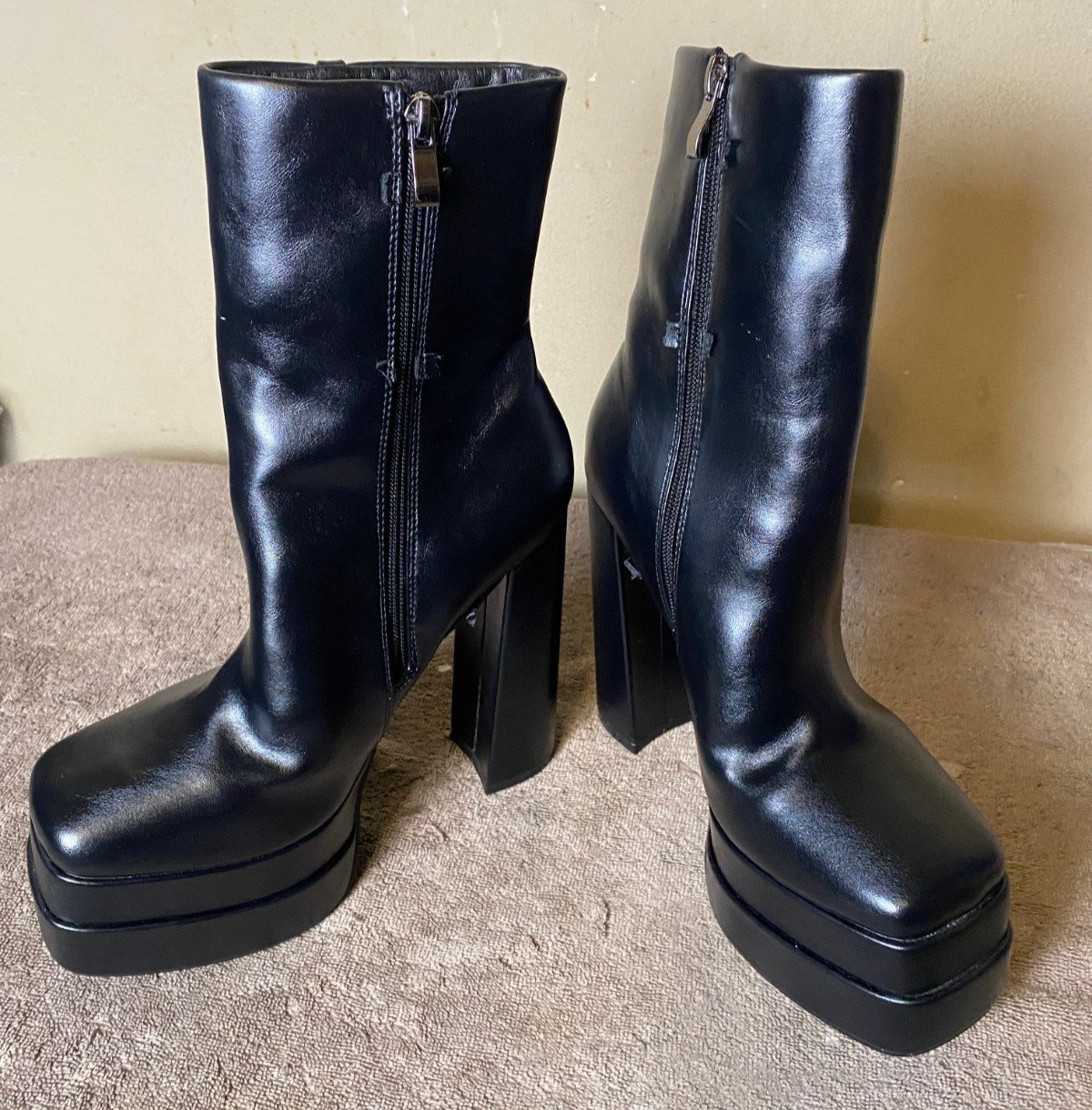 KILLSTAR Gloomed and Doomed boots Woman’s SZ 8 (No chains)