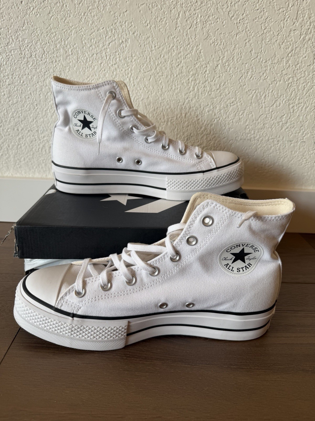 Converse Chuck Taylor All Start Lift Hi White/Black 560846C – womens 10