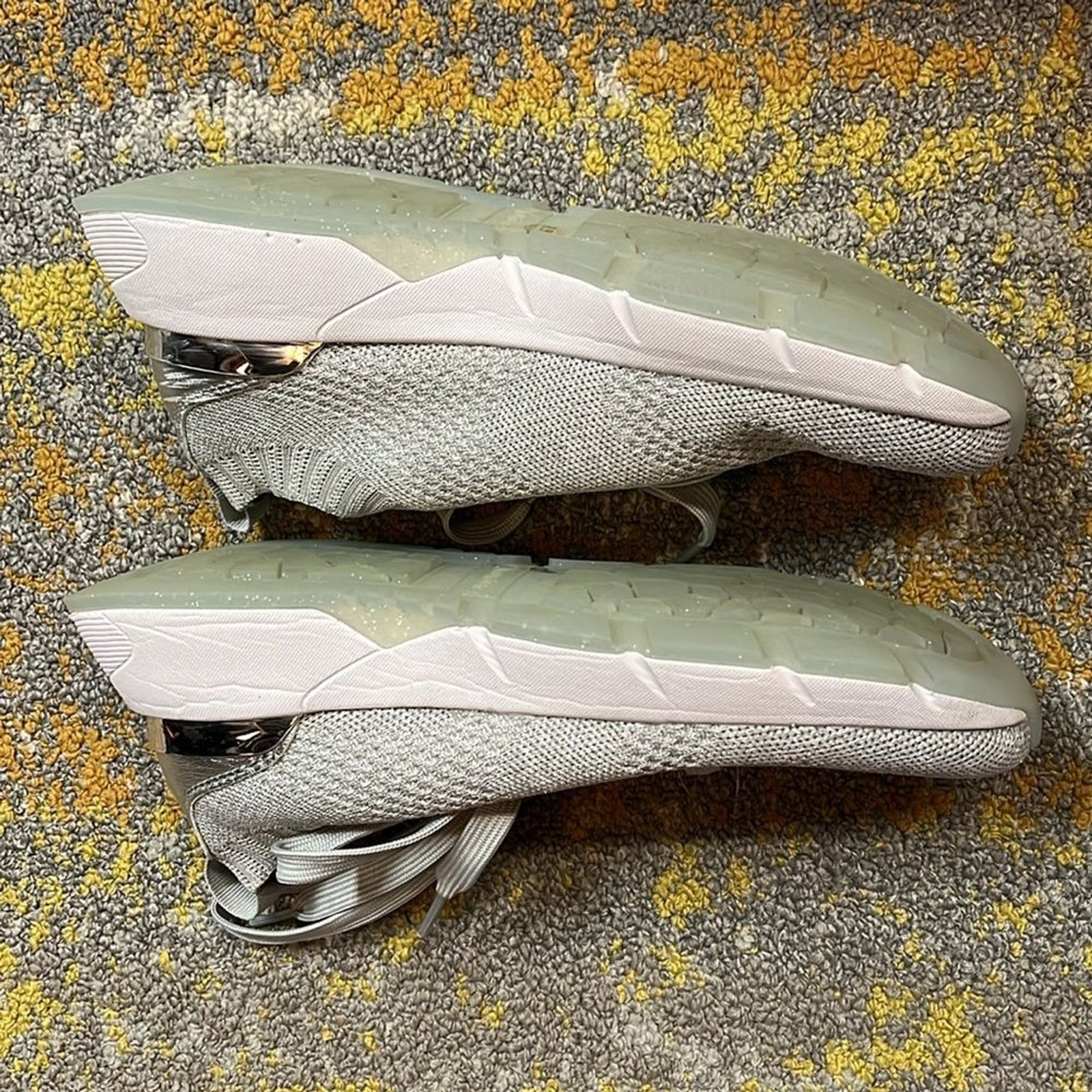 Nurture by Lamaze Gray Athletic Shoes Size 8 1/2