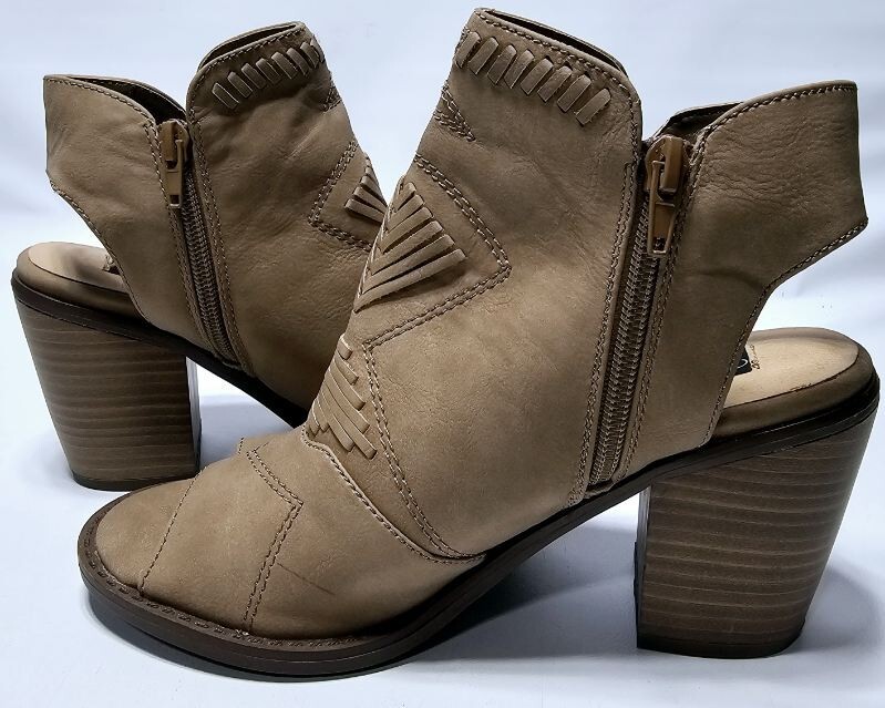 David Aaron Carleigh Peep Toe Ankle Booties Western Tan Faux Leather W Size 7