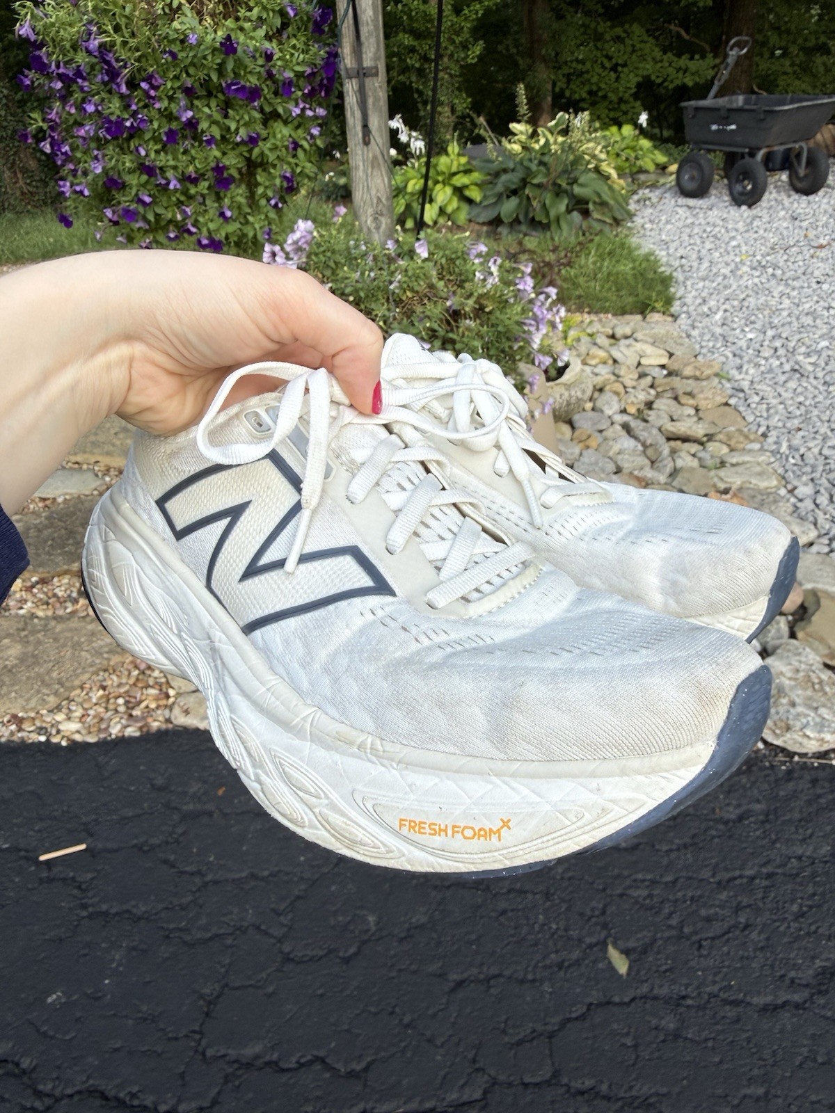 New Balance Fresh Foam X 1080 Women’s Size 7.5 – White with Navy