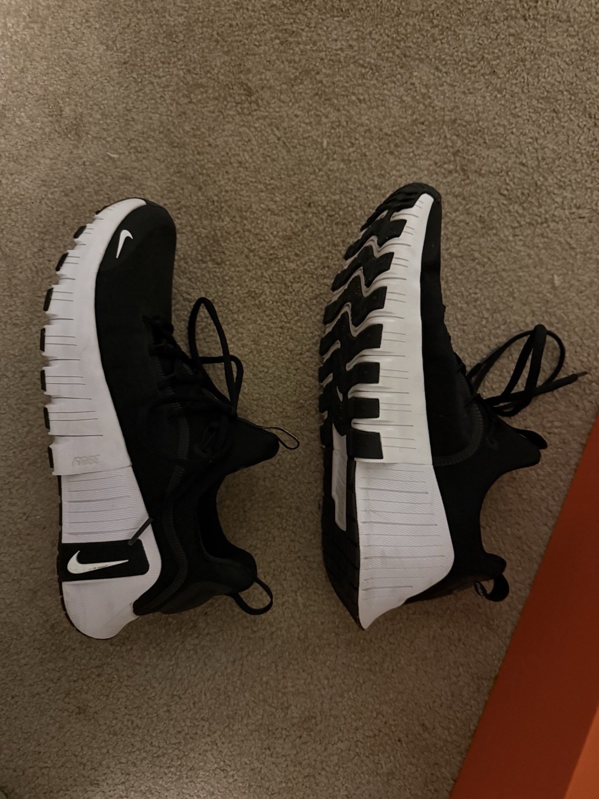 Nike Free Metcon 6 Black/White Women’s Gym Training Sneakers FJ7126-001 2024