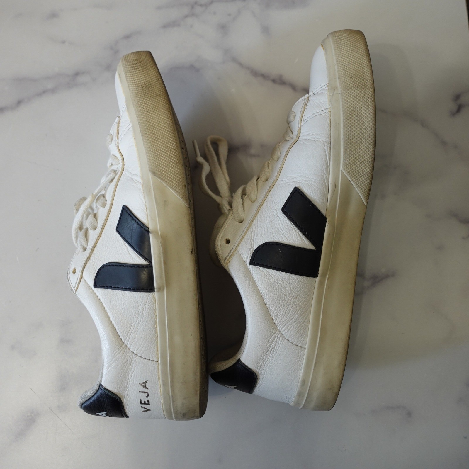 Veja Esplar Leather Sneakers Womens 8 White Black Low Top Lace Up Minimalist