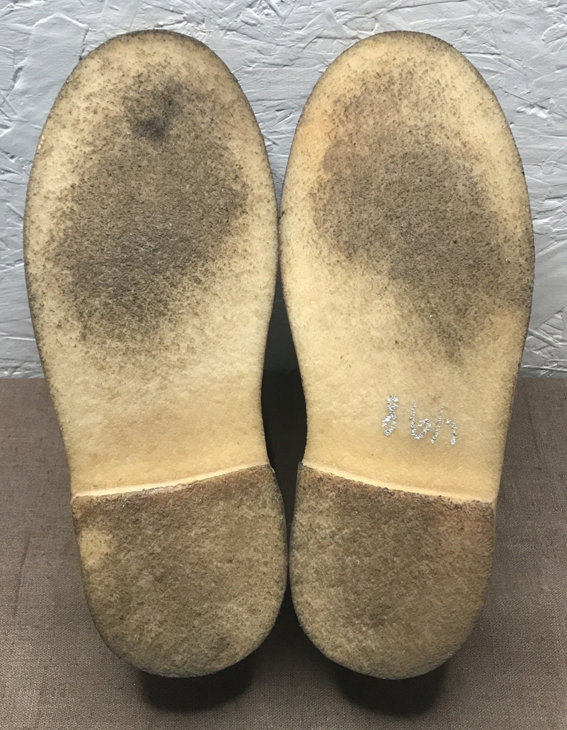 *See Description Clarks Originals Desert Boots Women’s Brown Suede Chukka 6.5M