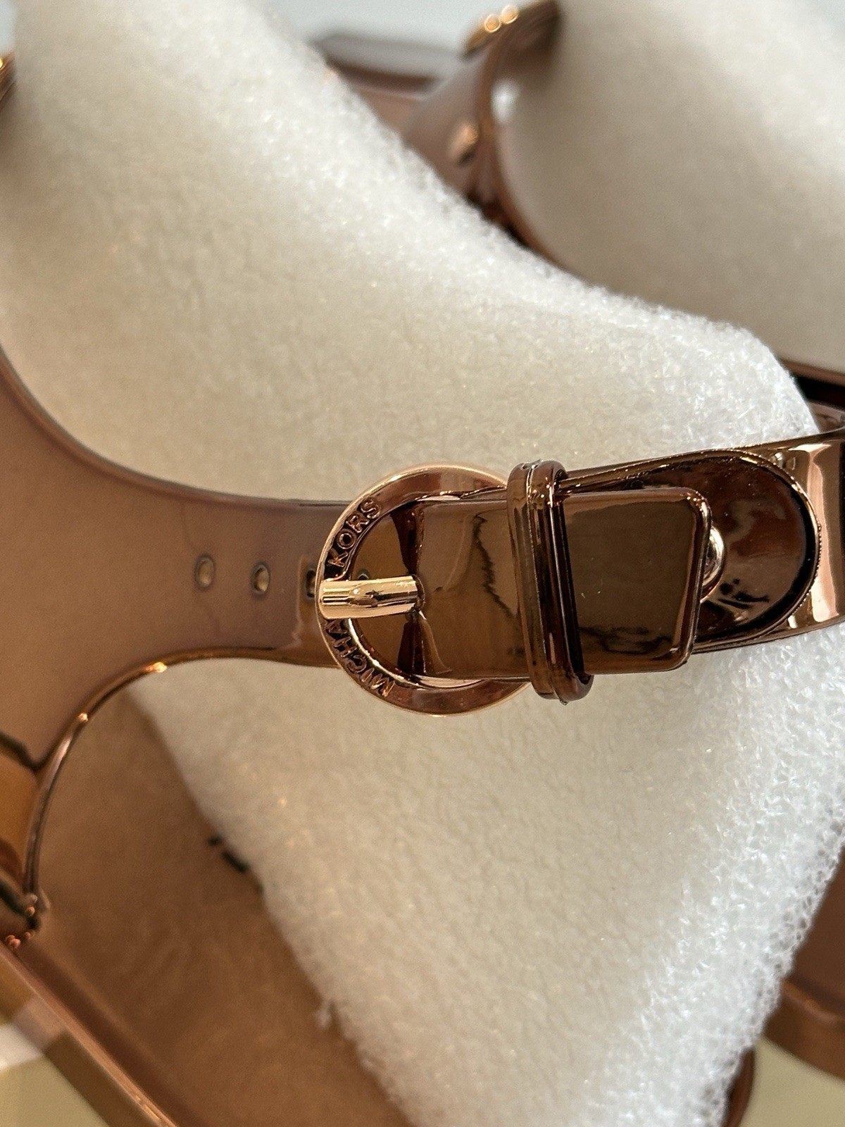 *RARE* MICHAEL KORS “MK Plate Jelly” Copper Rubber Flats Thong Sandals – Size 8M