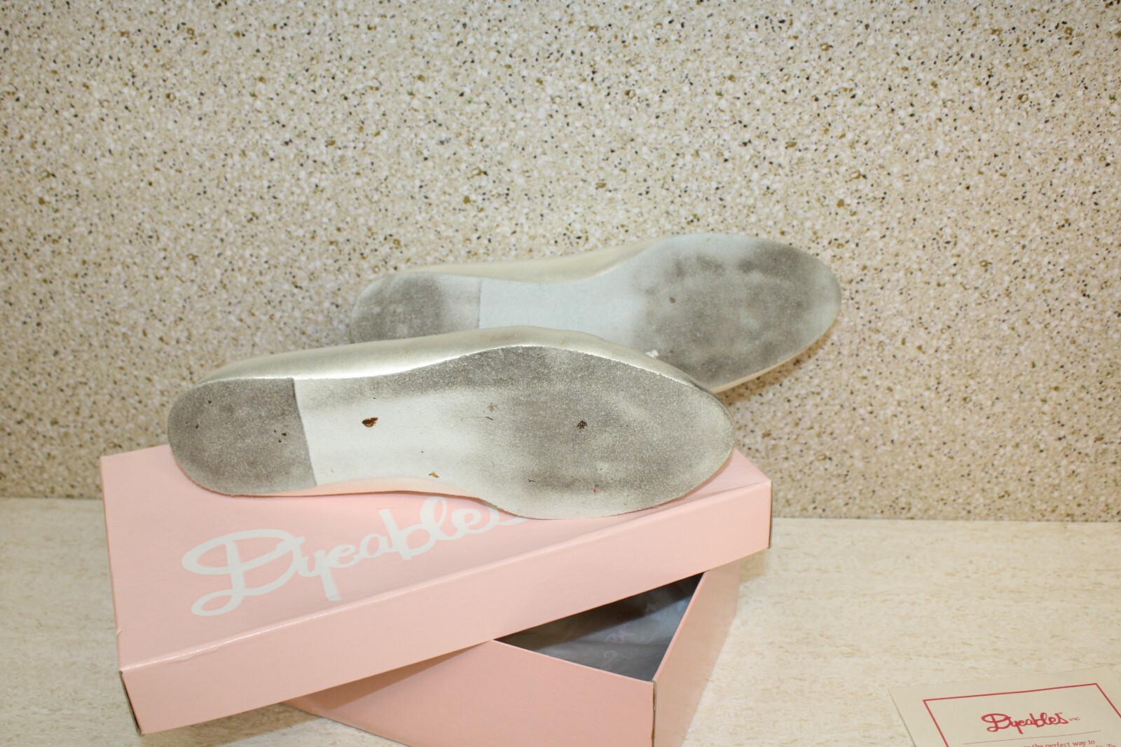 (EM)Women’s Dyeables™ Inc. White Satin Flat Shoes Wedding Formal Evening- Sz 9.5