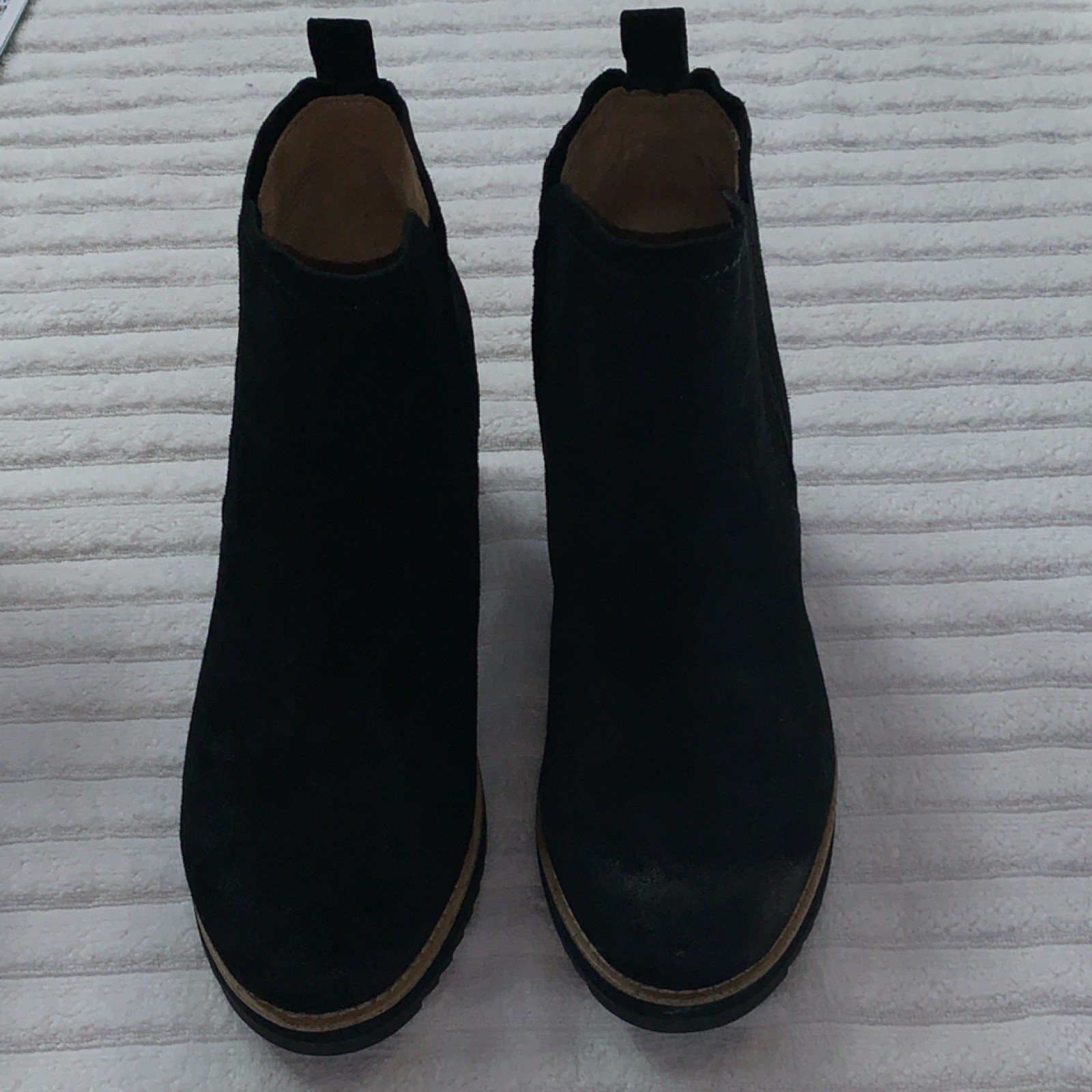 Söfft Black Suede Pull Tab 2.5 “Wedge Comfort Ankle Bootie Women Sz10