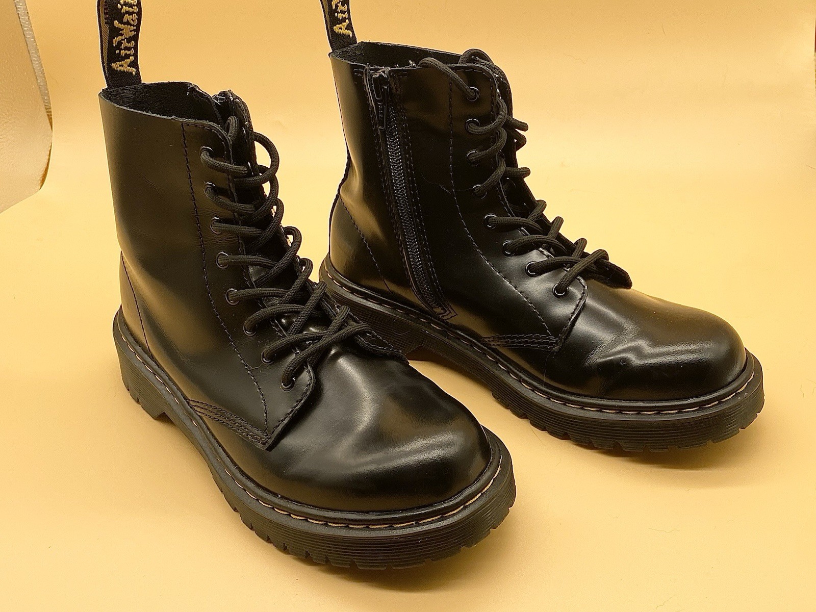 Dr. Martens Pascal 1460 Virginia Leather Boots for Women, Size US 6 – Black