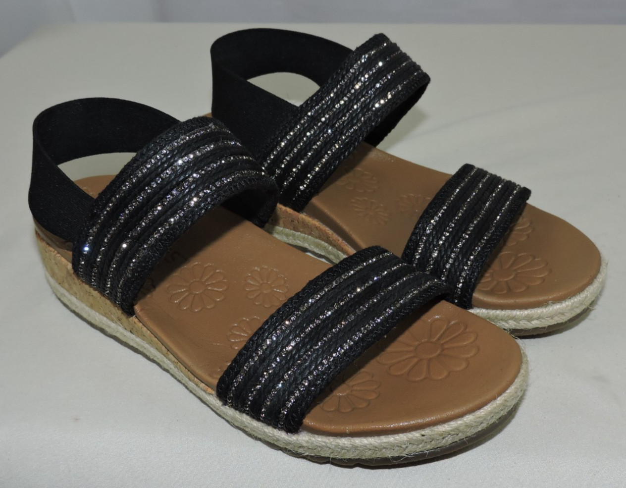 Cali from Skechers 119506 Luxe Foam Breezie Bsy Bee Sandals Black Size 6 US