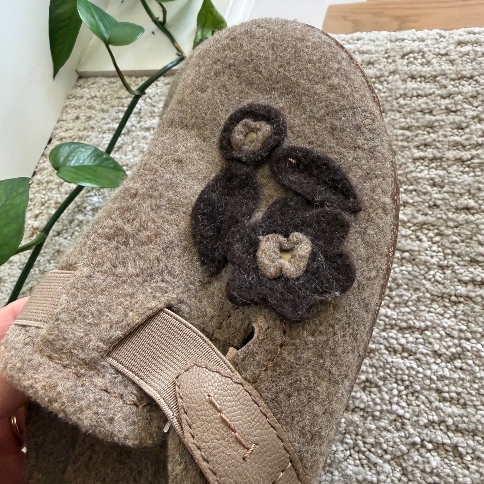 Earth Origins AURORA JACKIE Women 10 Felt Floral Clog MULE Slippers Cork OATMEAL