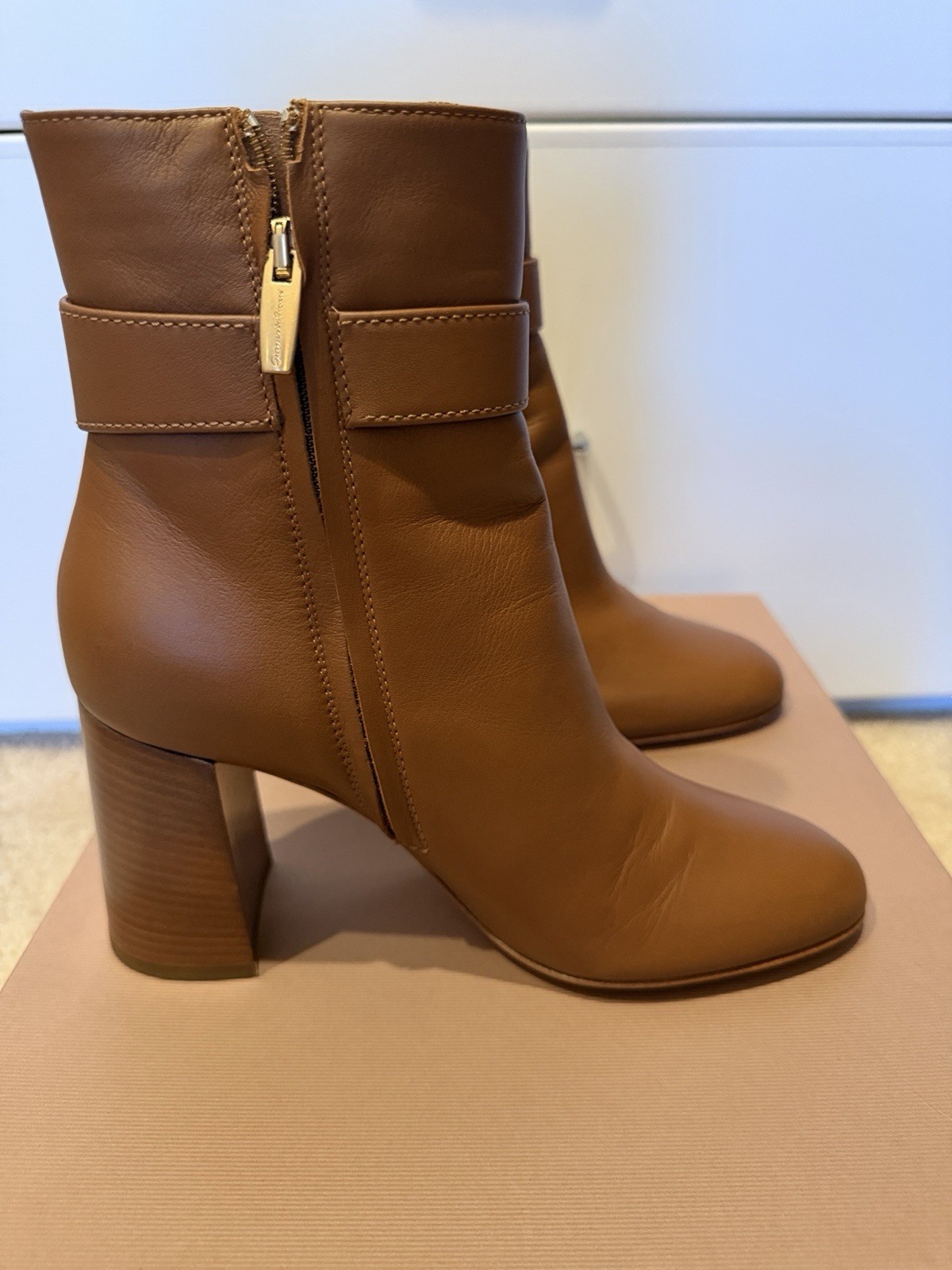 Gianvito Rossi Vittorio Glove Cuoio Brown Leather Bootie Almond Toe US 8