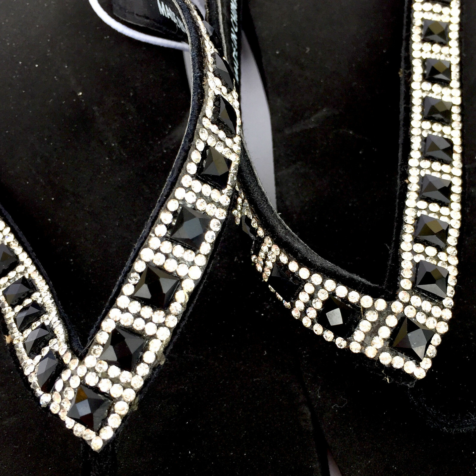 Yellow Box Womens Flip Flops Saydee Sparkle Jeweled Rhinestone Black Sandals