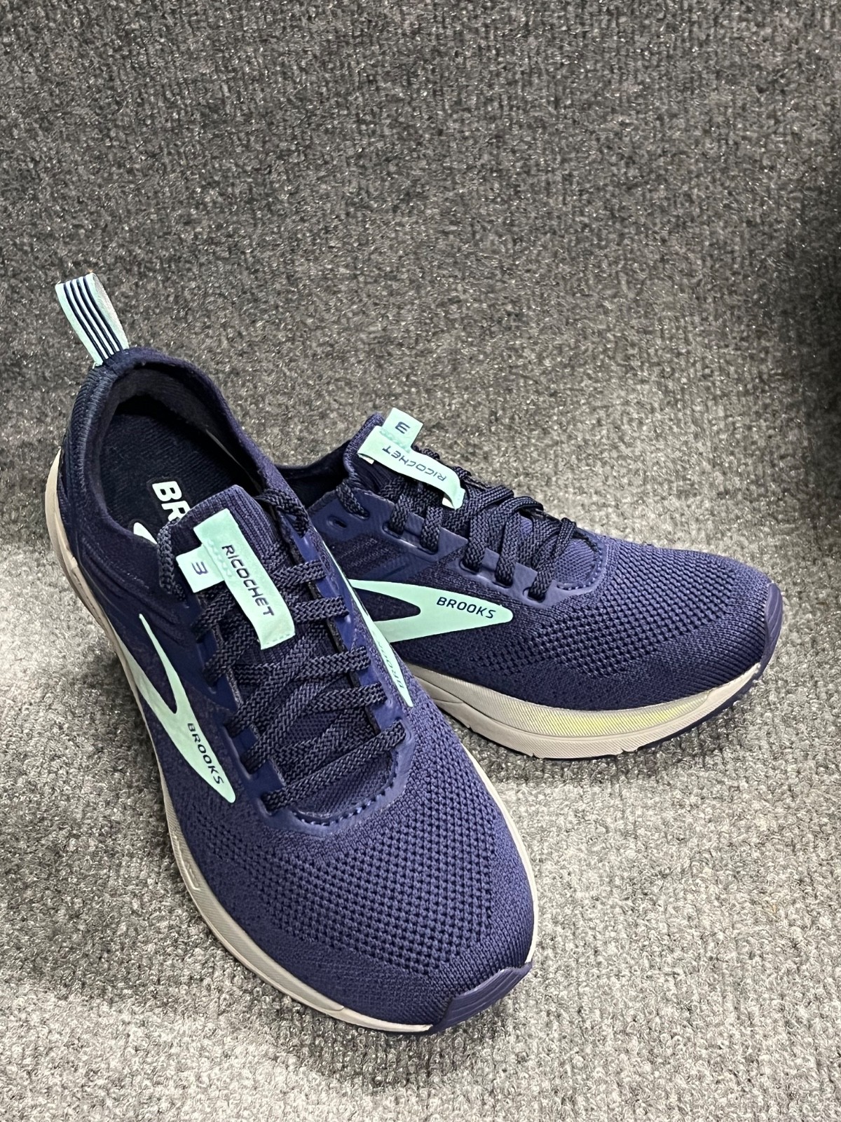 Brooks Sneakers Women Size 7 Ricochet 3 Running Shoes Navy Blue