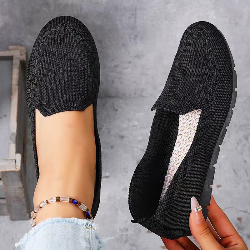 Women’s Knit Loafers Lightweight Anti Slip Flat Shoes for Daily Casual Wear.
