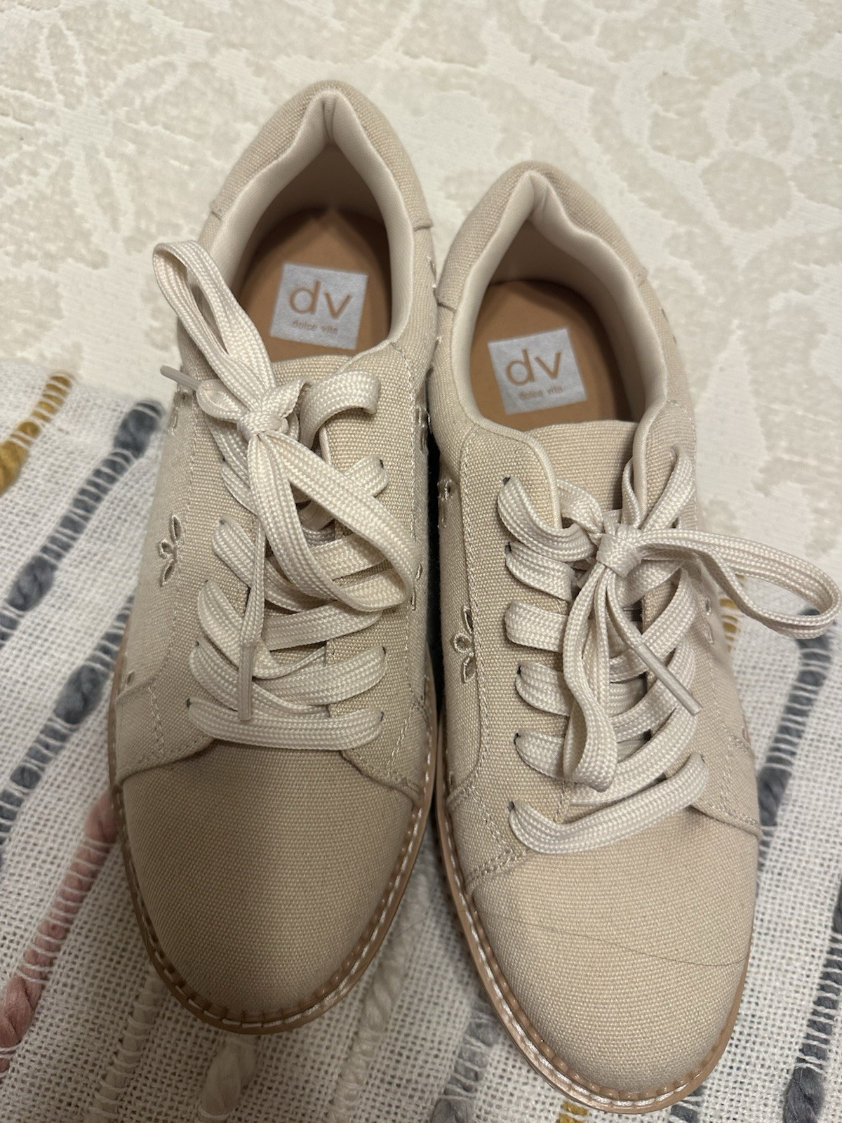 Dolce Vita Eyelet Platform Sneakers Size 8.5