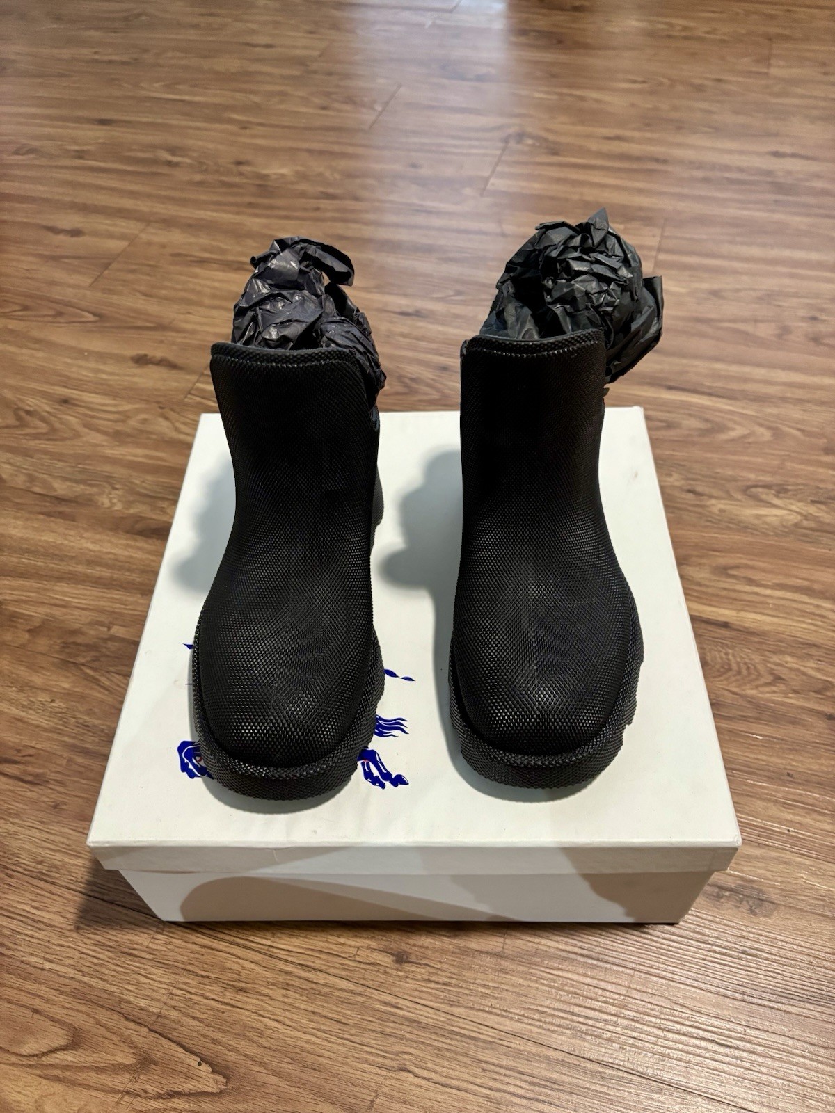 Burberry Textured-Finish Round Toe Slip on boot US 7 New