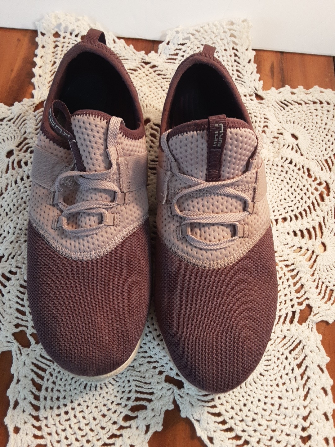 KURU Women’s Comfort Walking Shoes Mauve Pink Knit Slip-on Casual Size 9.5