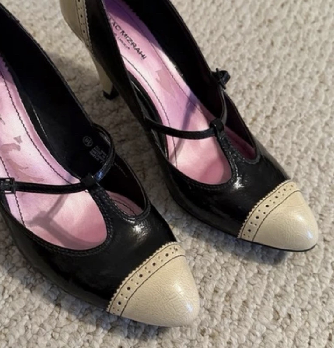 Isaac Mizrahi Amelia Retro T-Strap Pump Heels Black Cream Sz 9.5