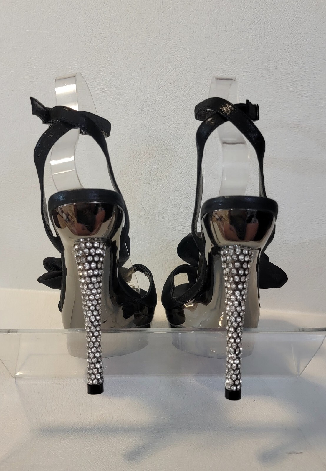 Luichiny «Lookin up» Black Floral Jeweled Covered Open Toe Heels