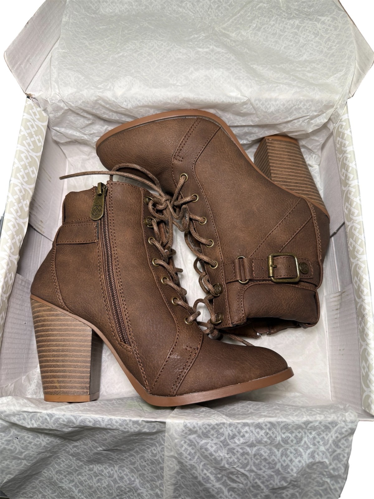 Daisy Fuentes Kloudie Brown Lace Up Zip Up Combat Block Heel Booties Size 6.5M