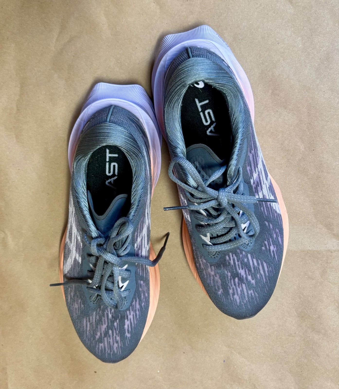 women asics 8.5 novablast 3 FF Blast+