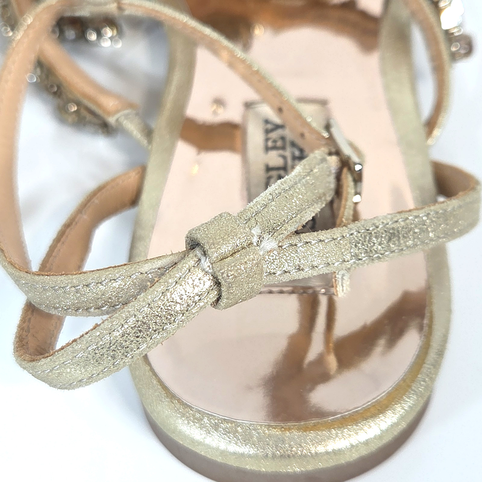 Badgley Mischka Hampden Leather Crystal Embellished Thong Sandals Gold Sz 7.5 M