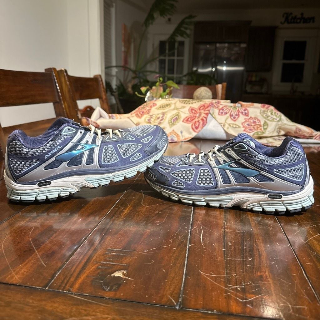 Brooks Ariel 14 Women’s Running Shoes