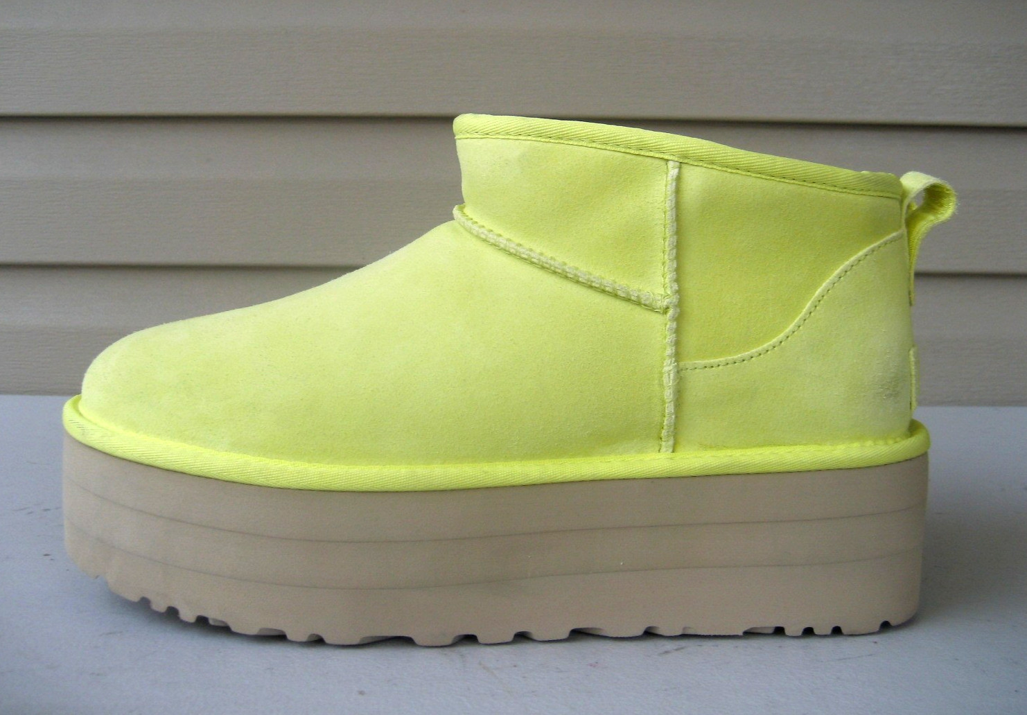 UGG Women’s Classic Ultra Mini Platform Yellow Boots Size 12 1135092 NEW $169