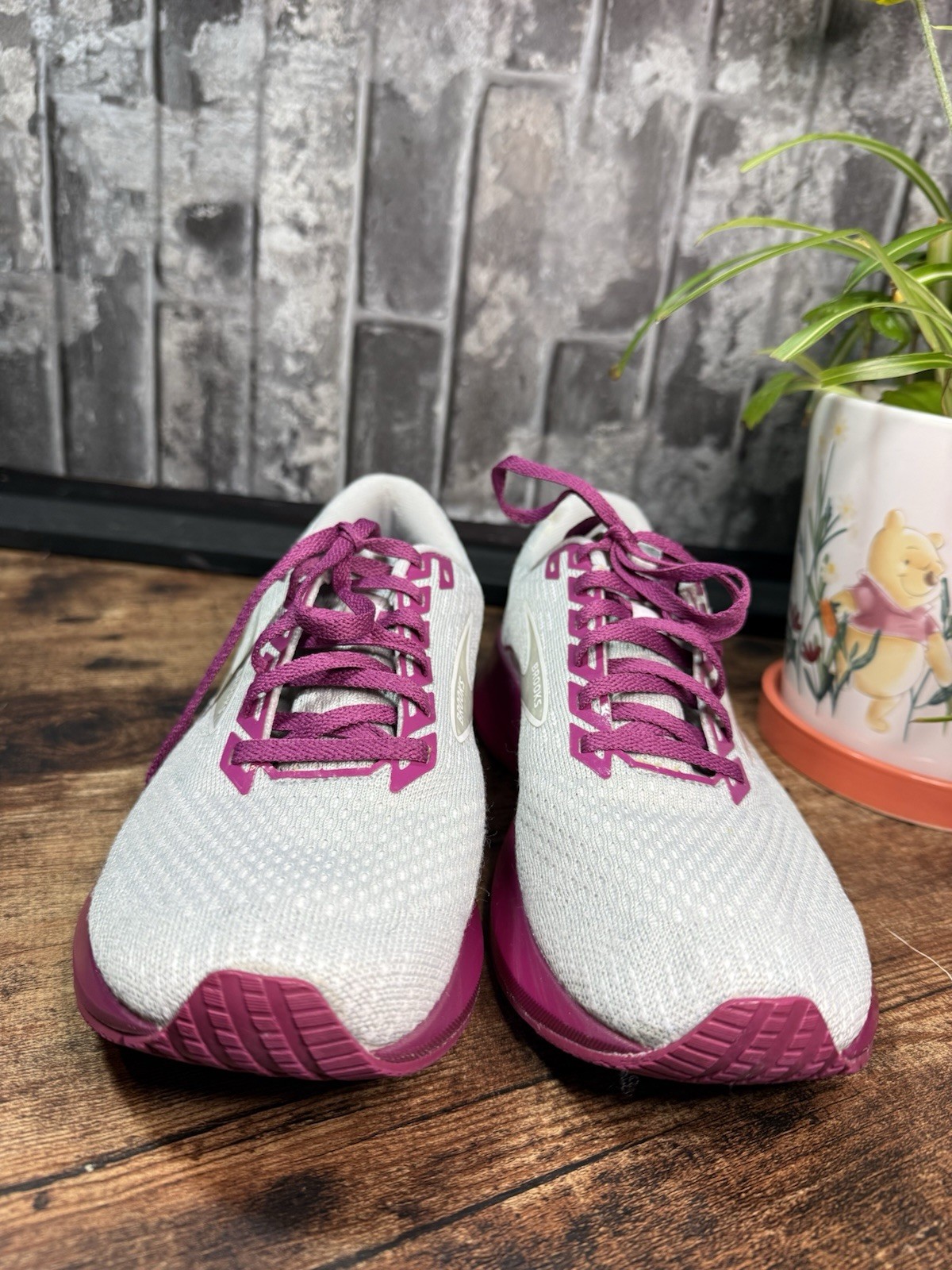 Brooks Levitate 5 Women’s Running Shoes Gray Pink Size 9 B Athletic Sneakers