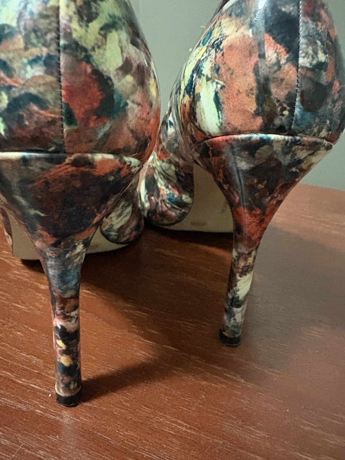 BCBGeneration Women’s Stiletto Heel Size 8.5 Floral Print Pointed Toe
