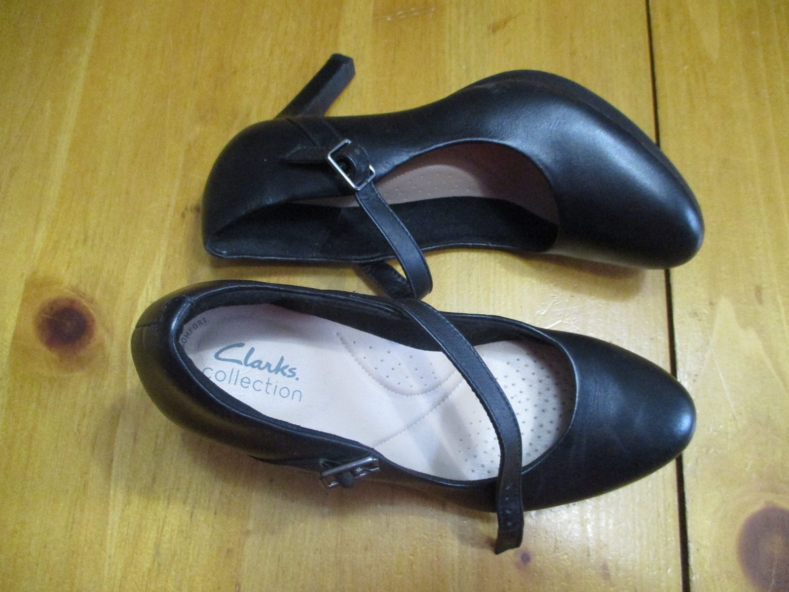Clarks Ambyr Shine Dress Shoes,Cushioned Inside,Black,Size 7 1/2 M US,5 UK,38 EU