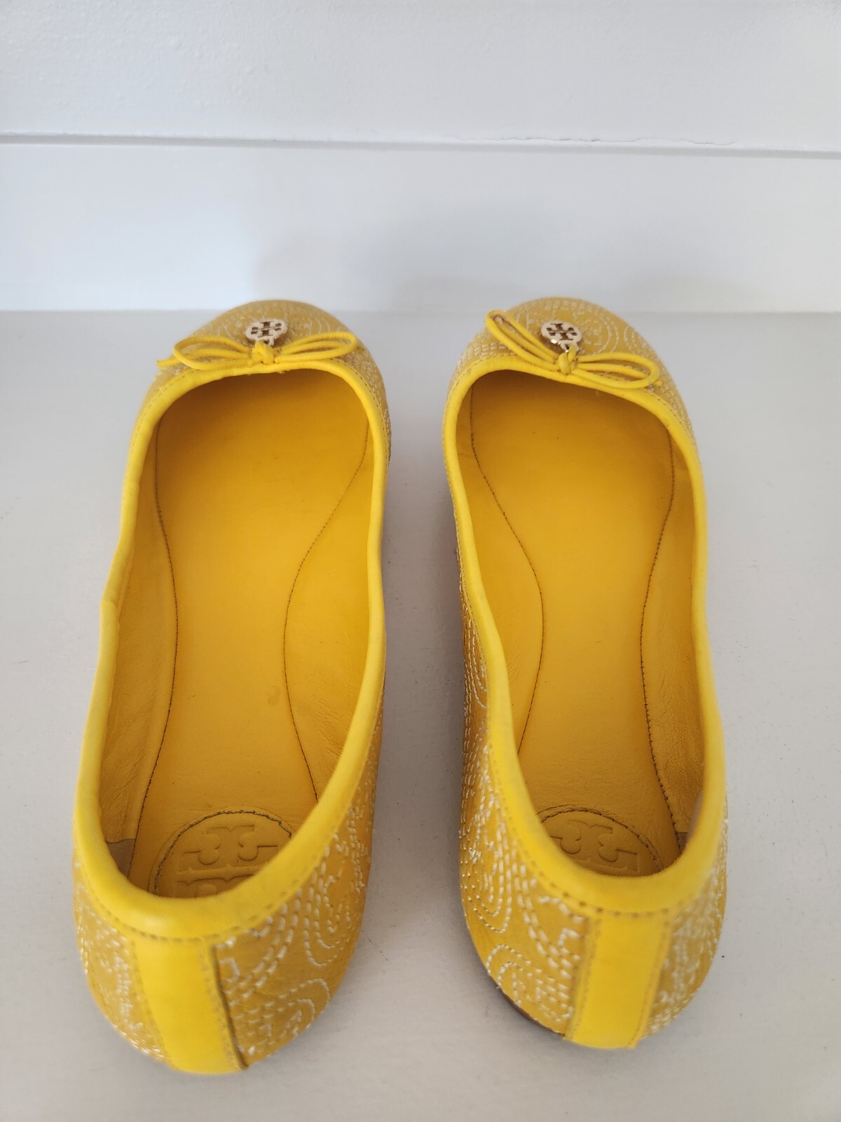 VEUC Tory Burch Womens Chelsea Yellow Stitched Ballet Flats Sz 8 M