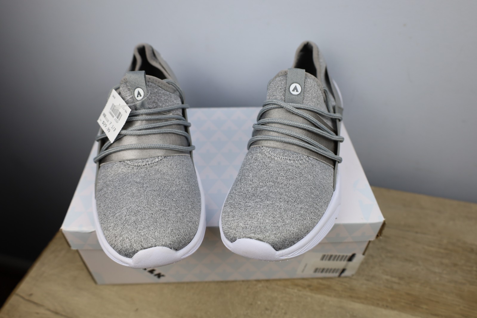 Airwalk Grey Jersey Flash Women’s Sneakers Tennis Shoes, Size 8