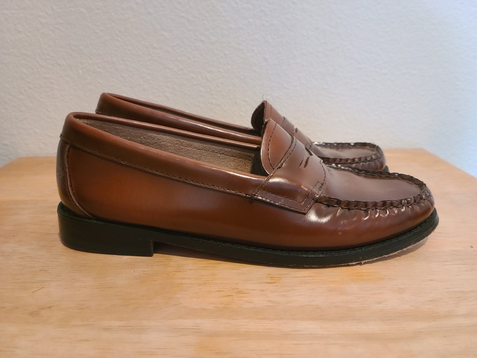 G.H. Bass & Co Women’s Weejuns Penny Loafers Brown Leather, Size 6M