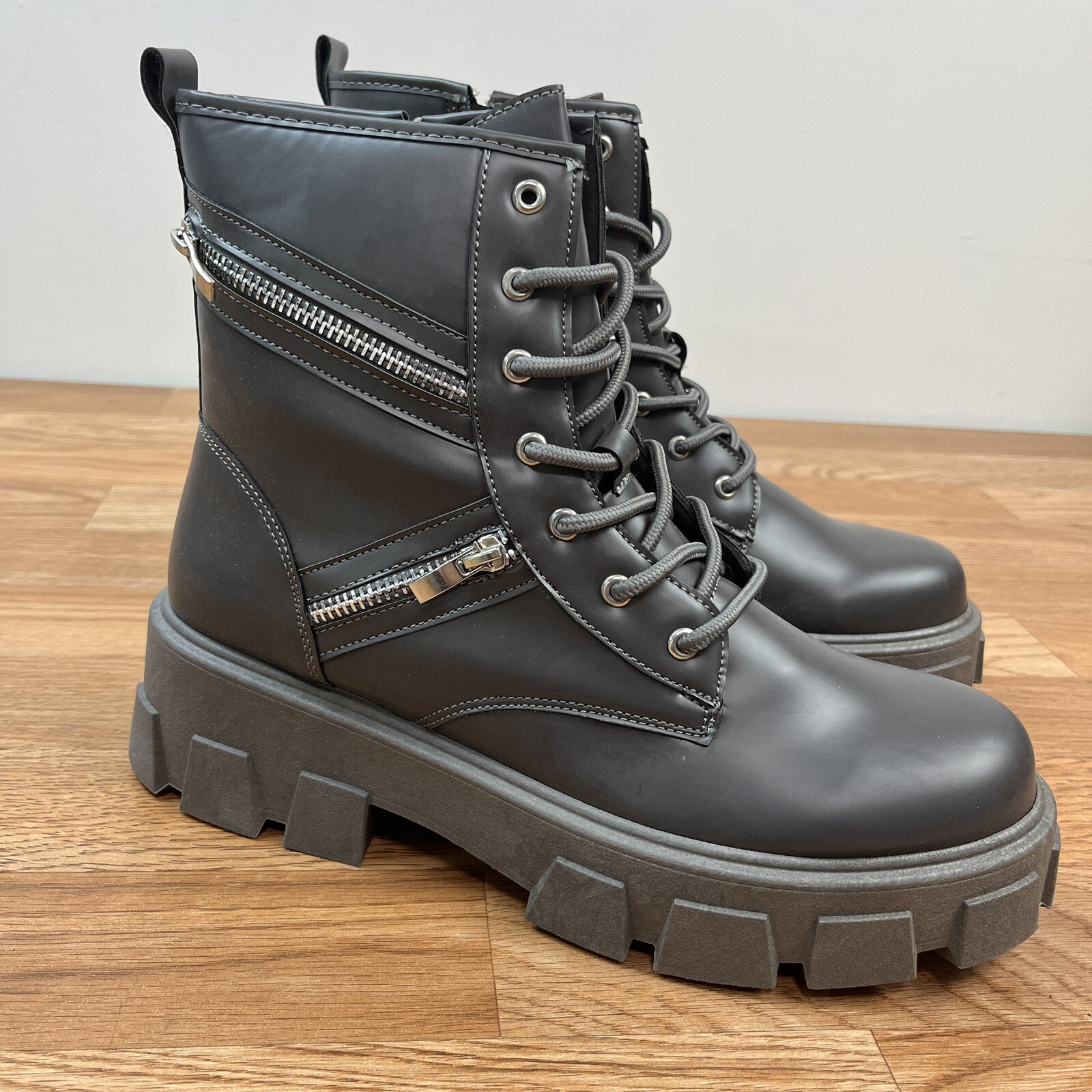 Olivia Miller Alexa Grey Combat Boots Women’s Size 10 NEW