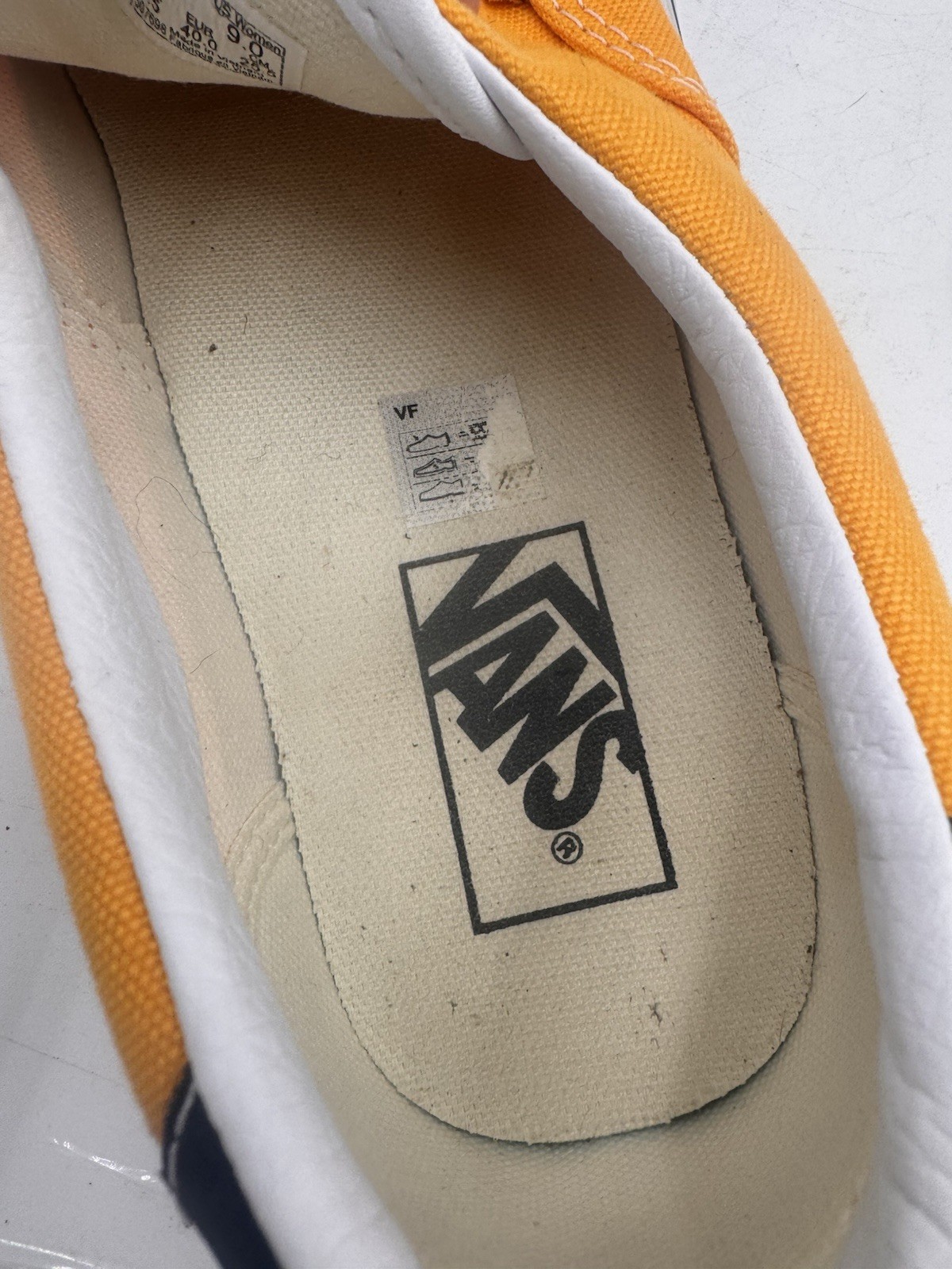 Size 7.5 Mens Size 9 Women – VANS Authentic Orange Sneaker Skater Rock Grunge