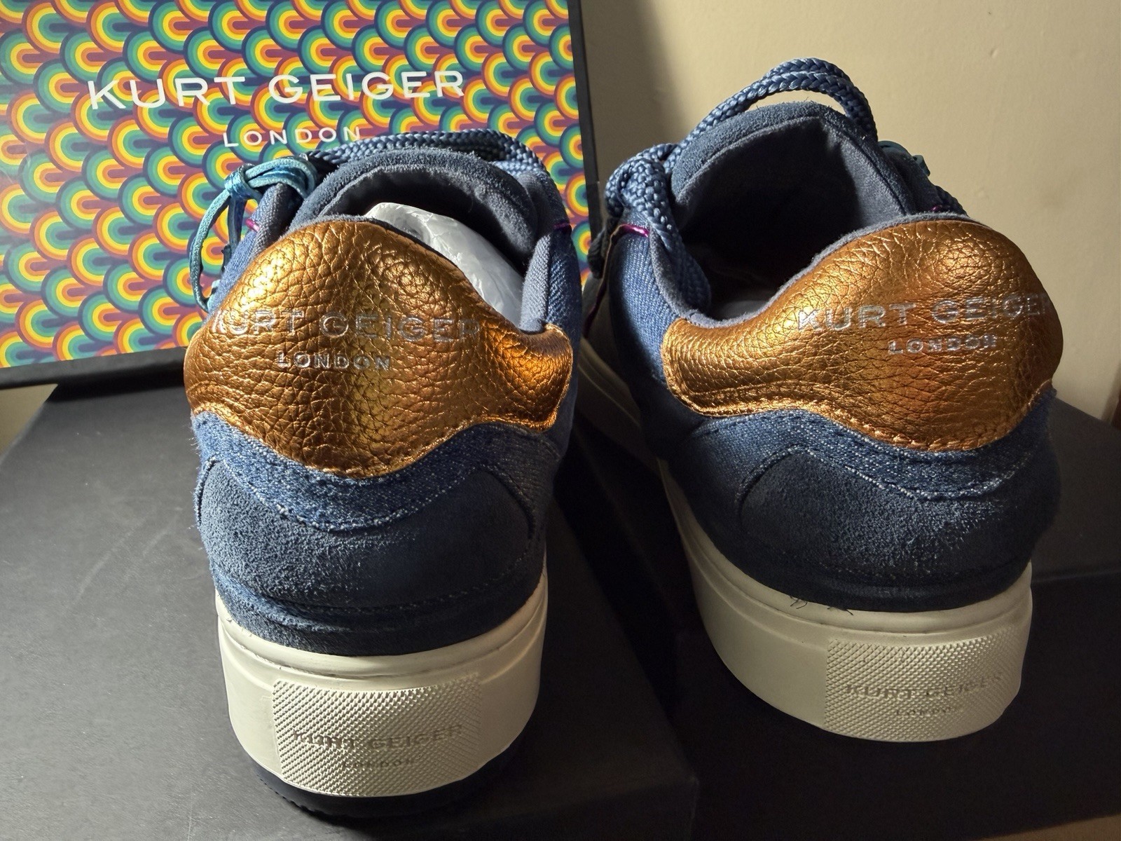 Kurt Geiger London Women’s Blue Low Top Lace Up Sneakers Gold Heel New w/ Box