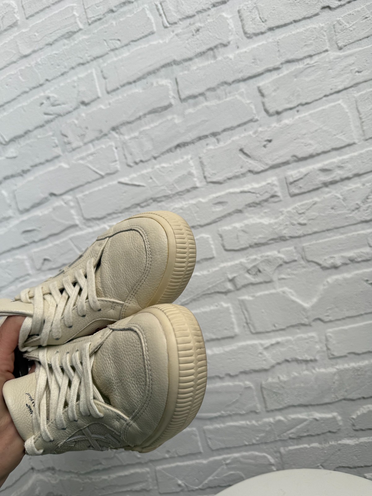 Off-White Leather Vulcanized Low sneakers cream white size 37