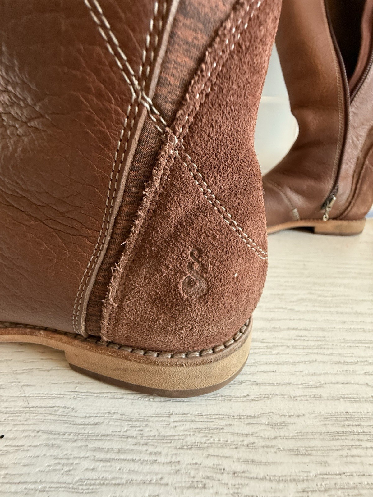 Ahnu Helena Women’s Tall Riding Boot Size 8 Leather Full Zip Round Toe Full Zip