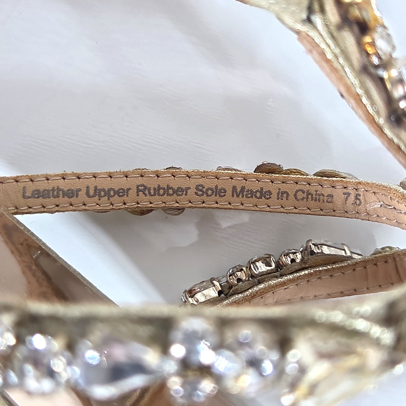 Badgley Mischka Hampden Leather Crystal Embellished Thong Sandals Gold Sz 7.5 M