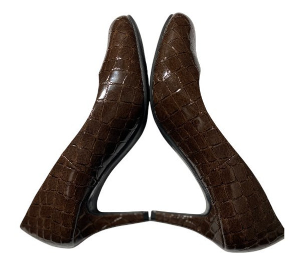 Comfort Plus by Predictions Croc Embossed 2.75 in heels SZ 5 EXCELLENT COND!