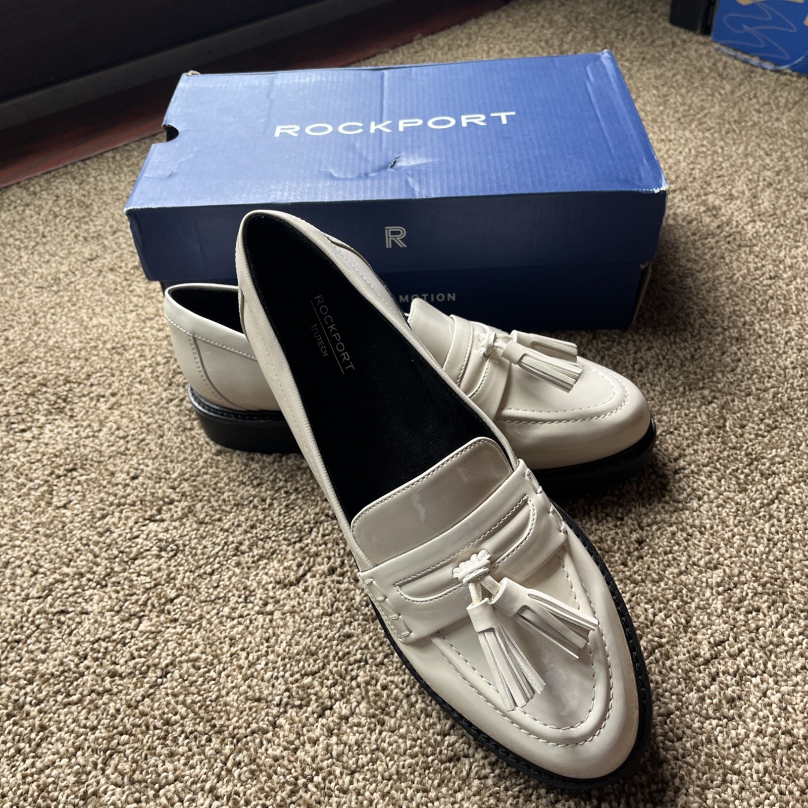 Rockport Women’s Kiara 3 Tassel Loafers Size 8.5M /Ivory List $110. New w/ Box