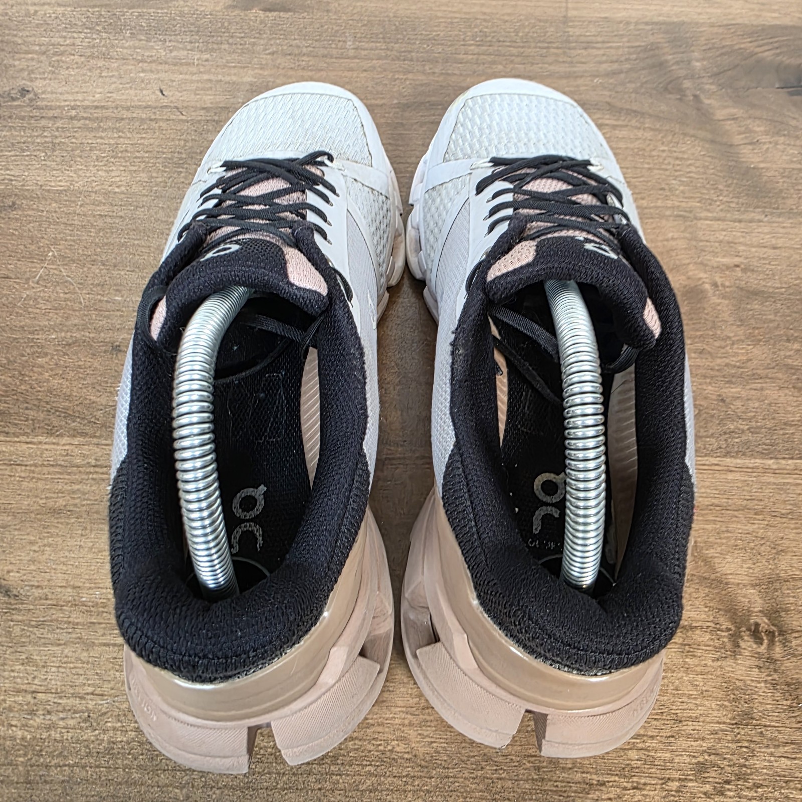 On Cloud Cloudflyer Running Shoes Womens 9 Sneakers Glacier Rosebrown 21.9956
