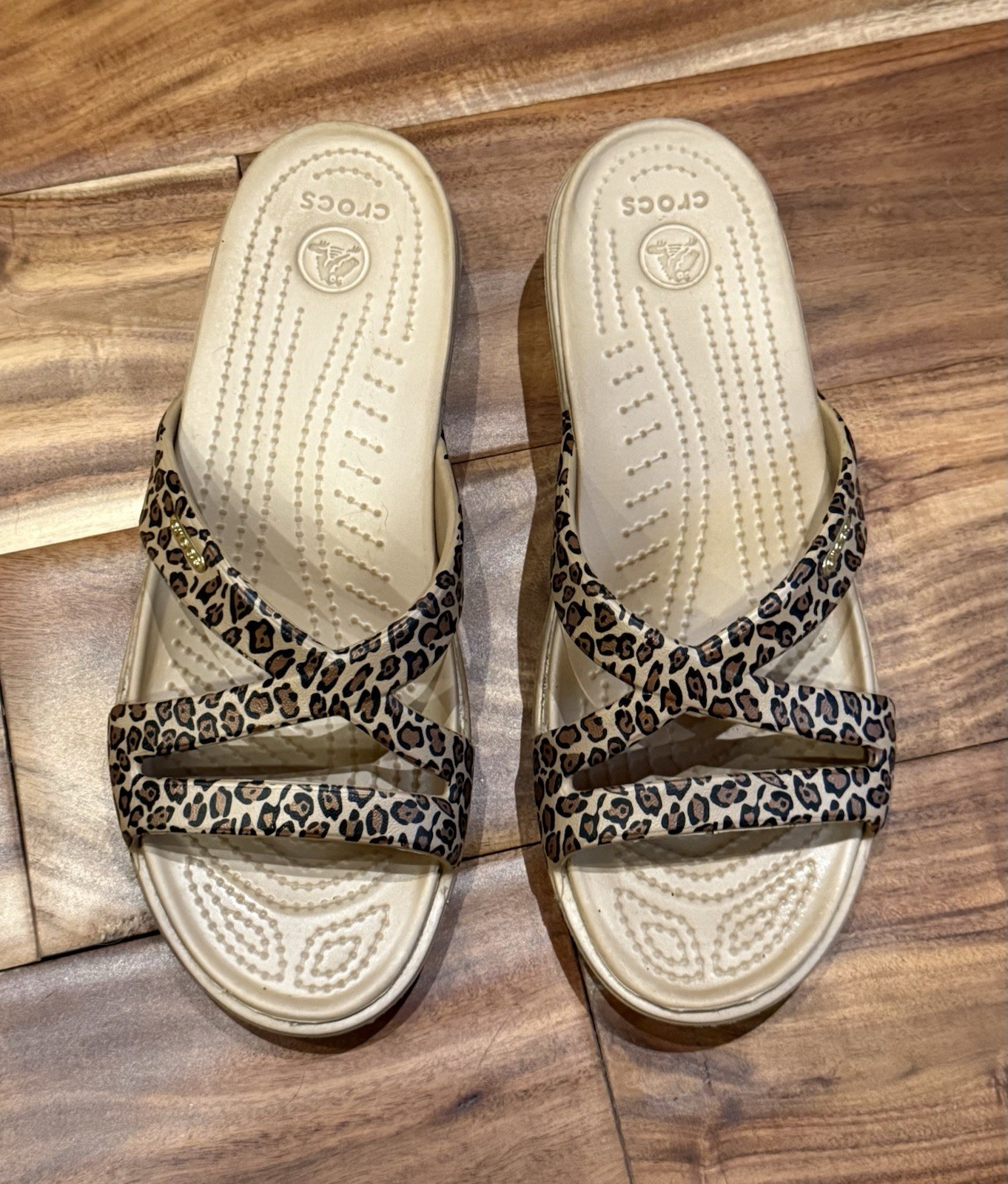 Crocs Leopard Wedge Sandals – sz 9