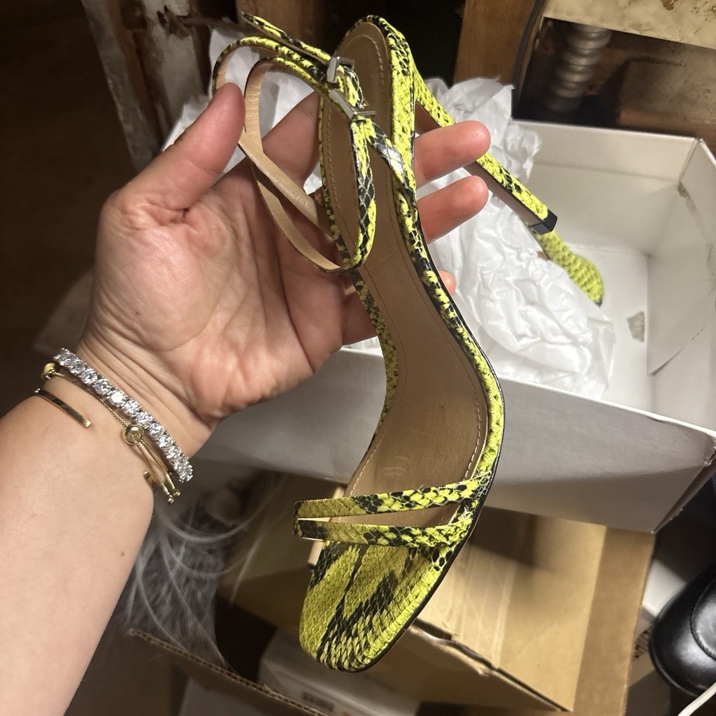 BRAND NEW $195 SCHUTZ VALENCIA NEON YELLOW SNAKE EMBOSSED WOMEN OPEN TOE SANDAL