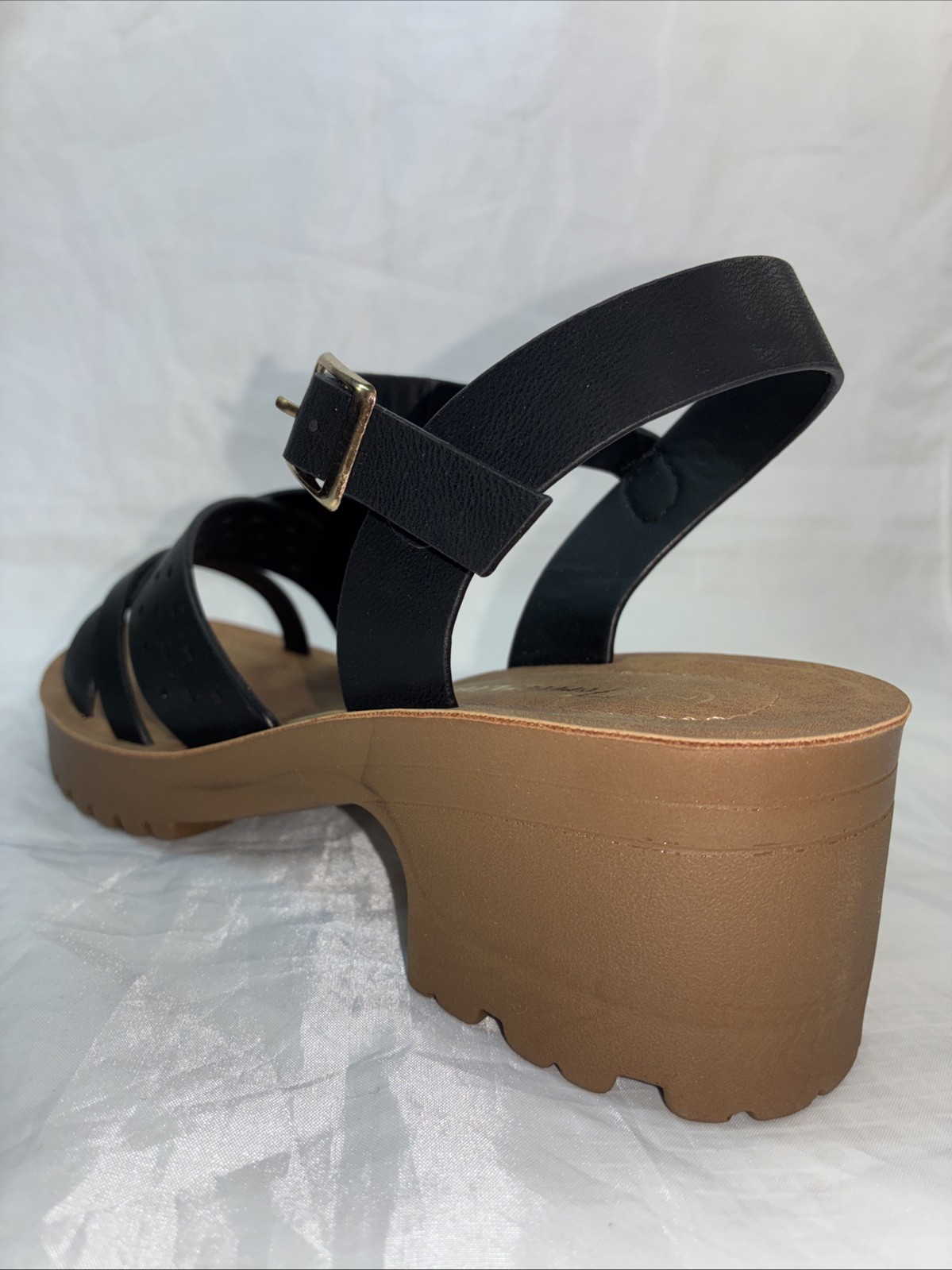 FOREVER-TALA Women PLATFORM Sandal Ankle Strap EYELET 2.5″ Mid-Chunky Block Heel