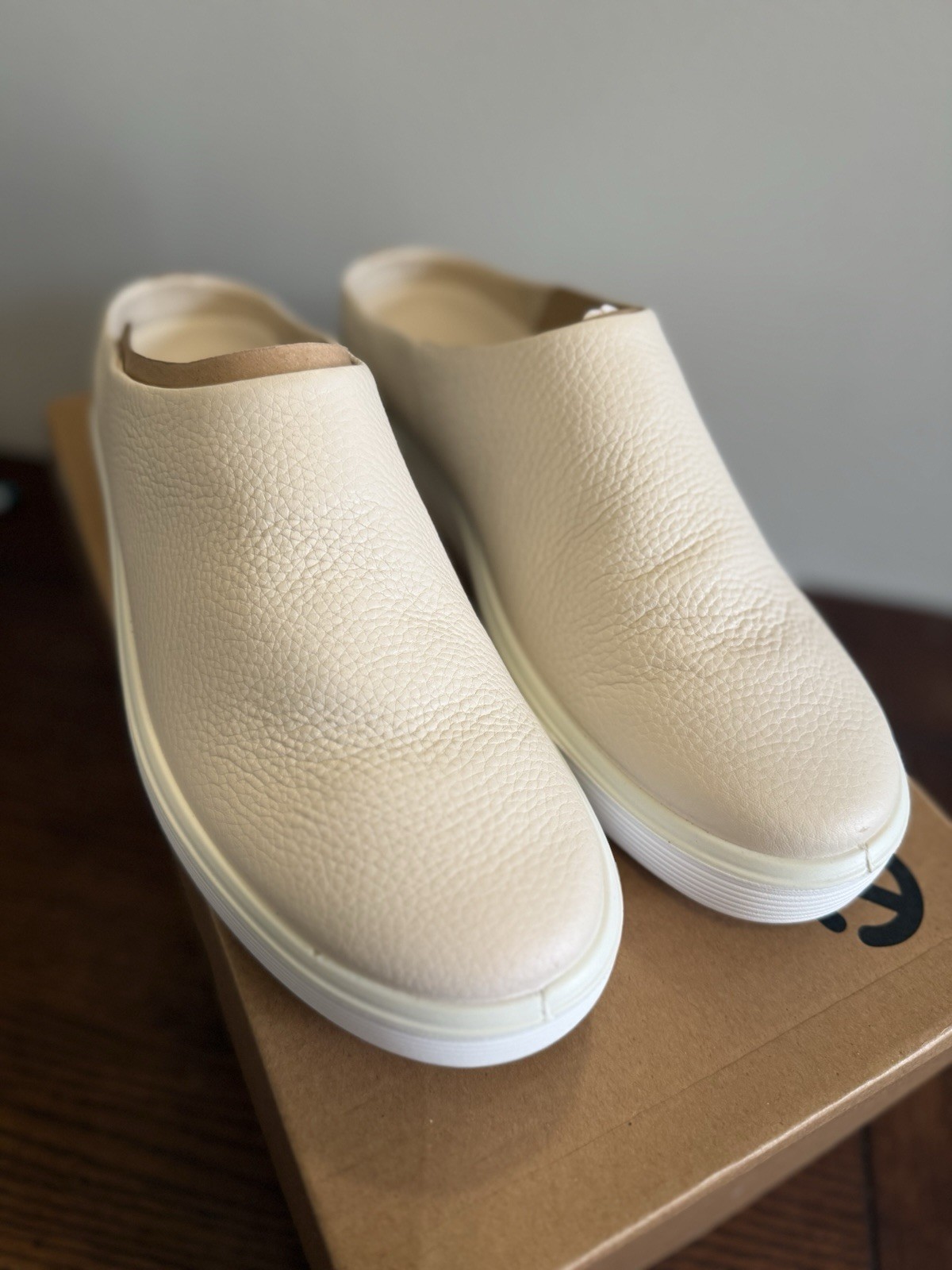 Ecco Soft 60 Low-Cut Slip-On Shoes Women’s US 10-10.5/ EU 41 — Limestone NEW